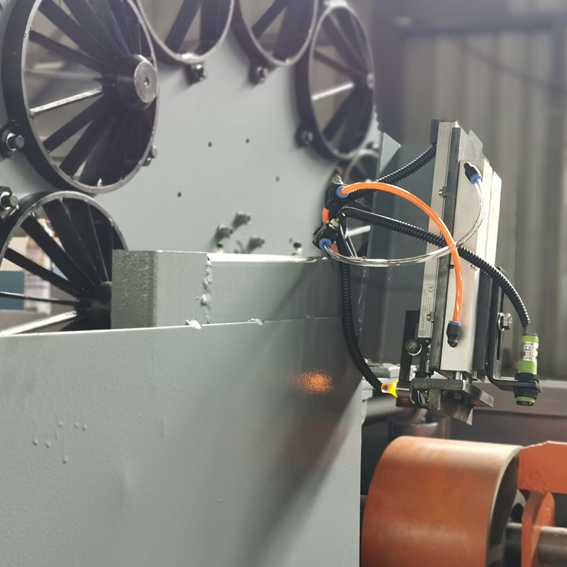 KTM微型拉桿式直線(xiàn)位移傳感器用于全自動(dòng)破竹機(jī)位移測(cè)量